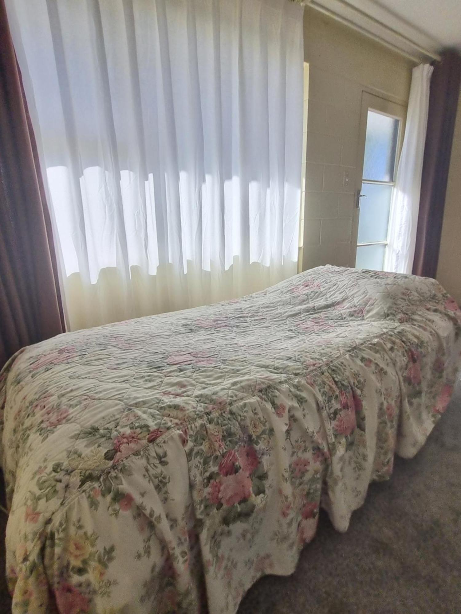 Cedar Lodge Motel Hamilton Eksteriør bilde